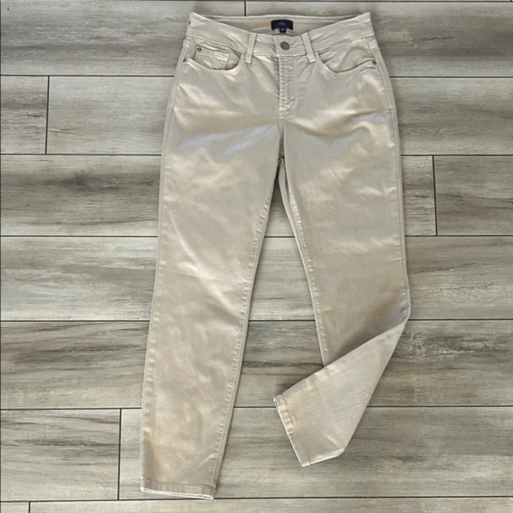 NYDJ cream colored ankle jeans size 0P petite zero